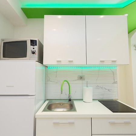Purple & Apple Green Apartment Split Exterior photo